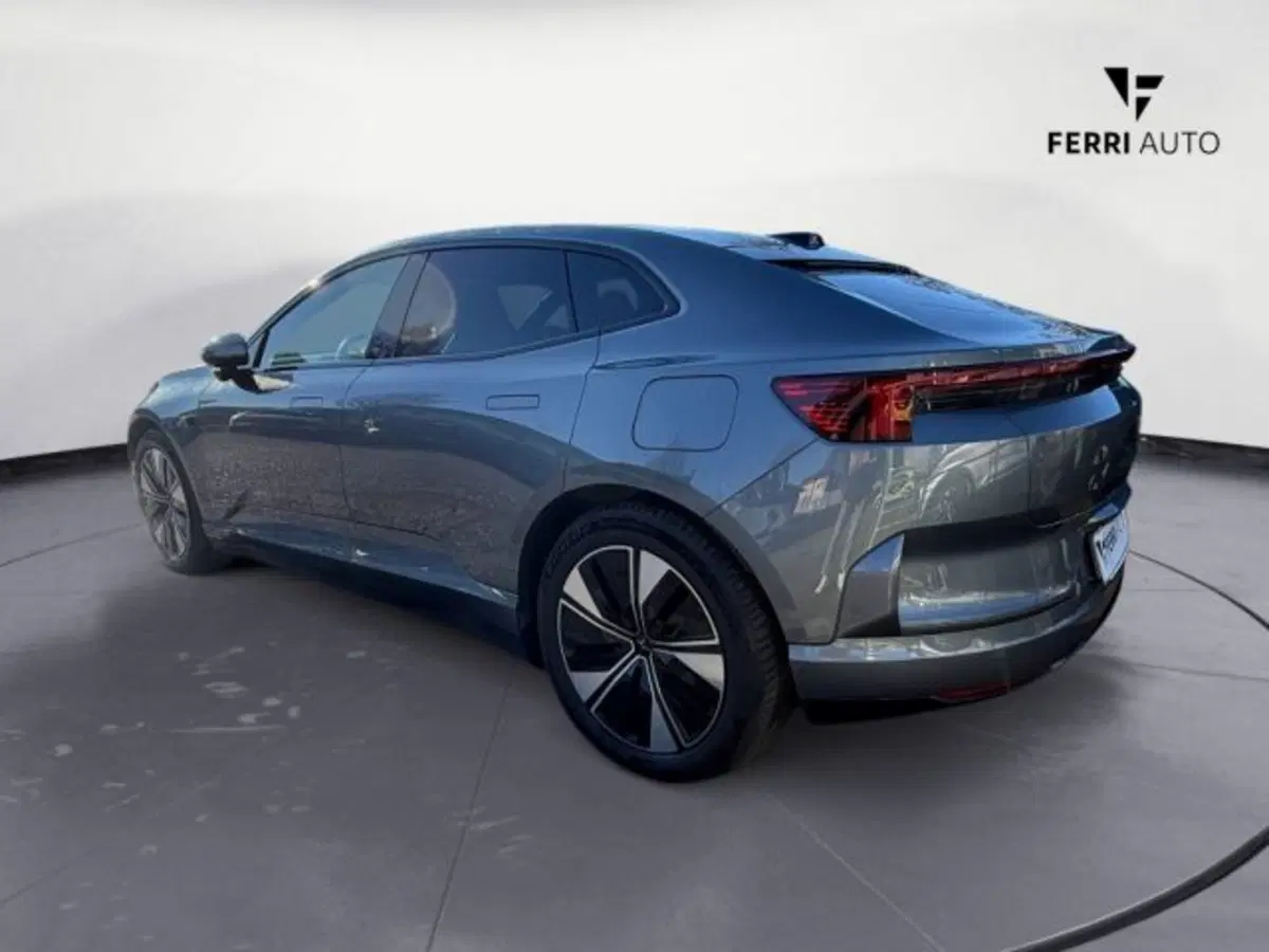 Polestar Polestar 4 nuova a Udine (5)