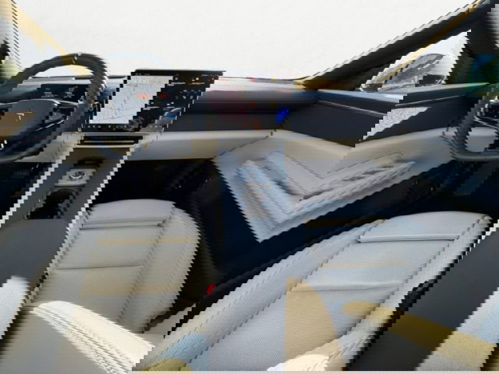 Polestar Polestar 4 nuova a Udine (8)