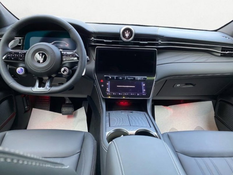Maserati Grecale nuova a Udine (11)