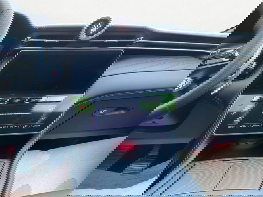 Maserati Grecale nuova a Udine (12)