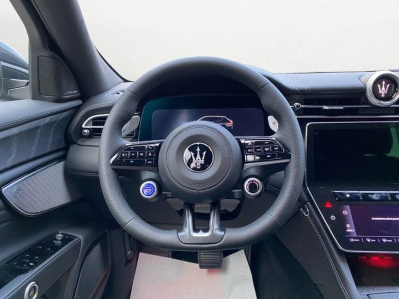 Maserati Grecale nuova a Udine (13)