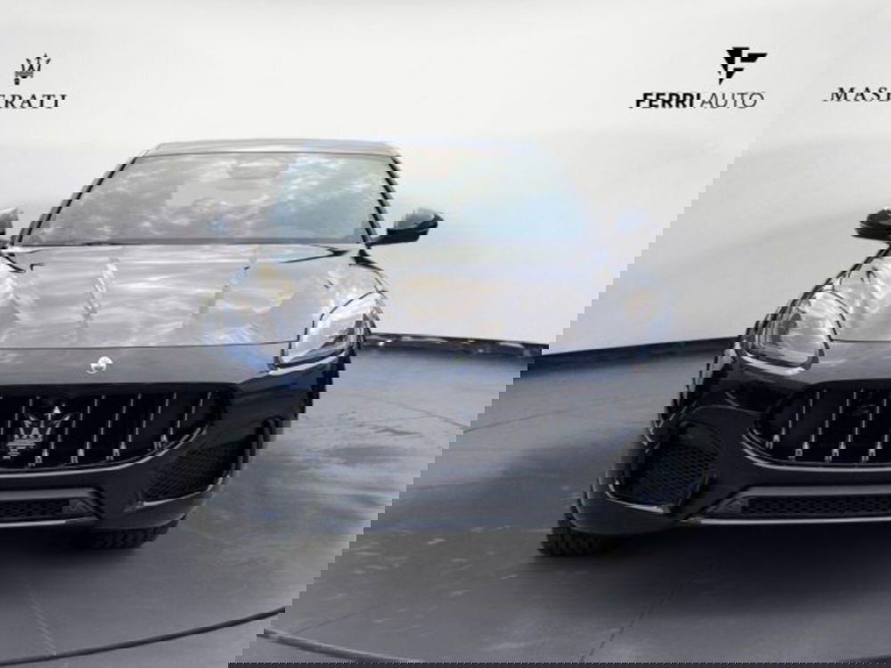 Maserati Grecale nuova a Udine (3)