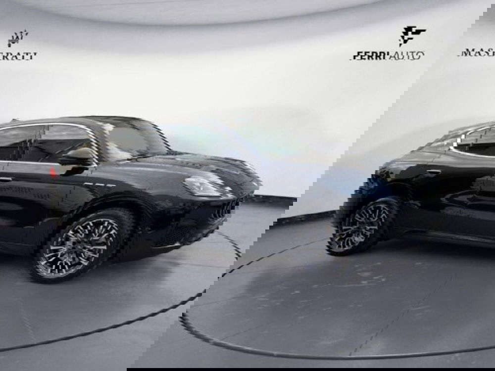 Maserati Grecale nuova a Udine (4)