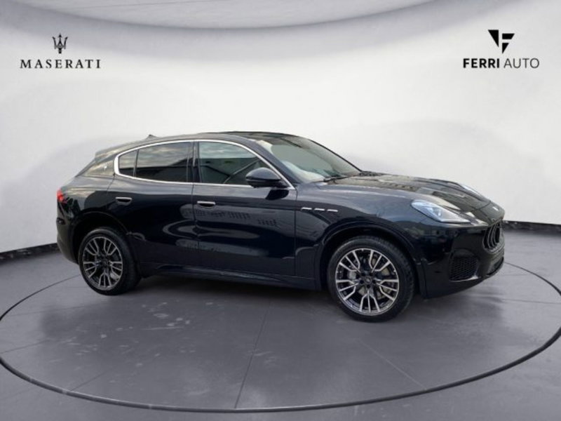 Maserati Grecale nuova a Udine (4)