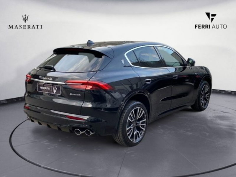 Maserati Grecale nuova a Udine (5)