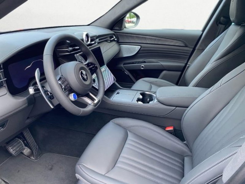 Maserati Grecale nuova a Udine (8)