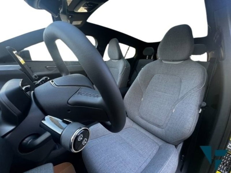 Volvo EX30 usata a Udine (8)