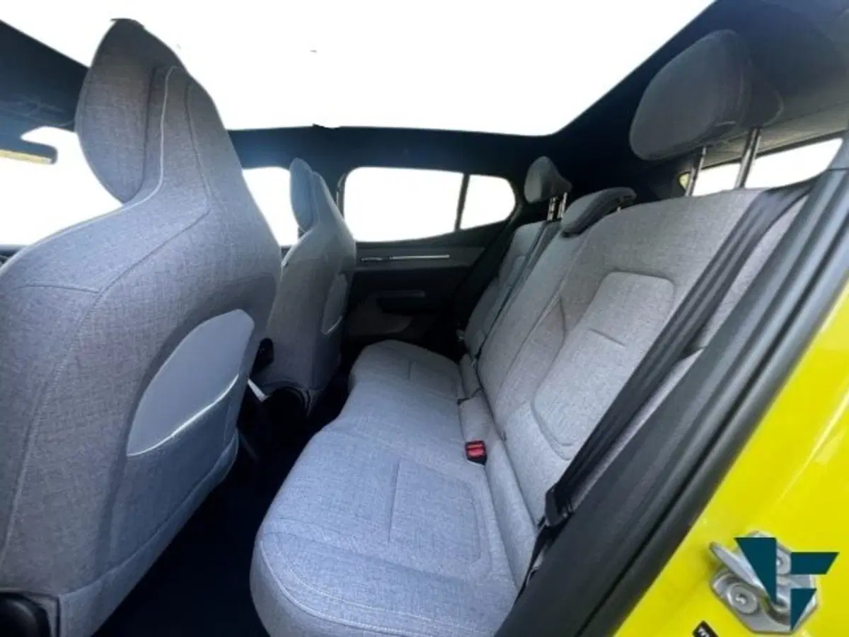 Volvo EX30 usata a Udine (9)
