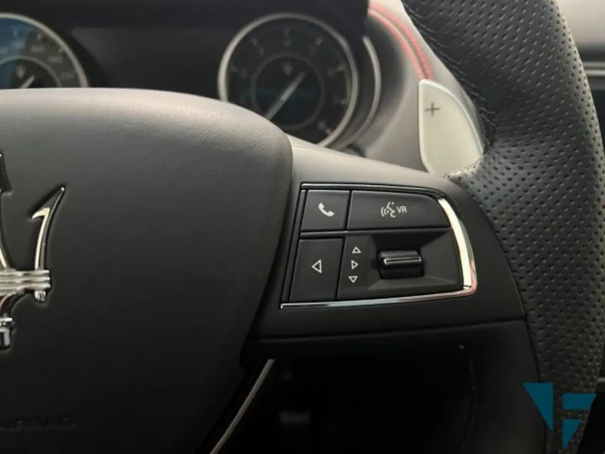 Maserati Levante usata a Udine (11)