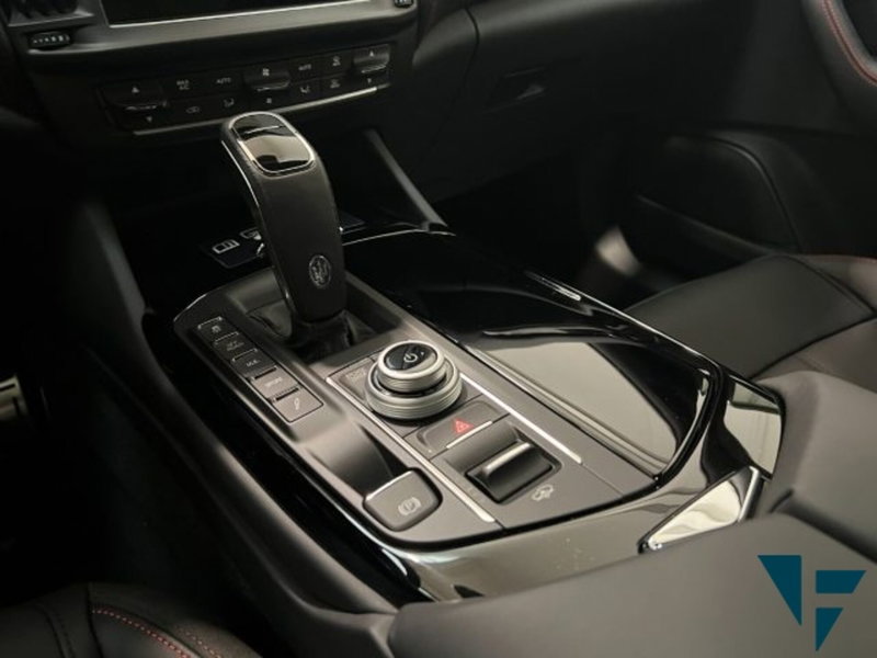 Maserati Levante usata a Udine (15)