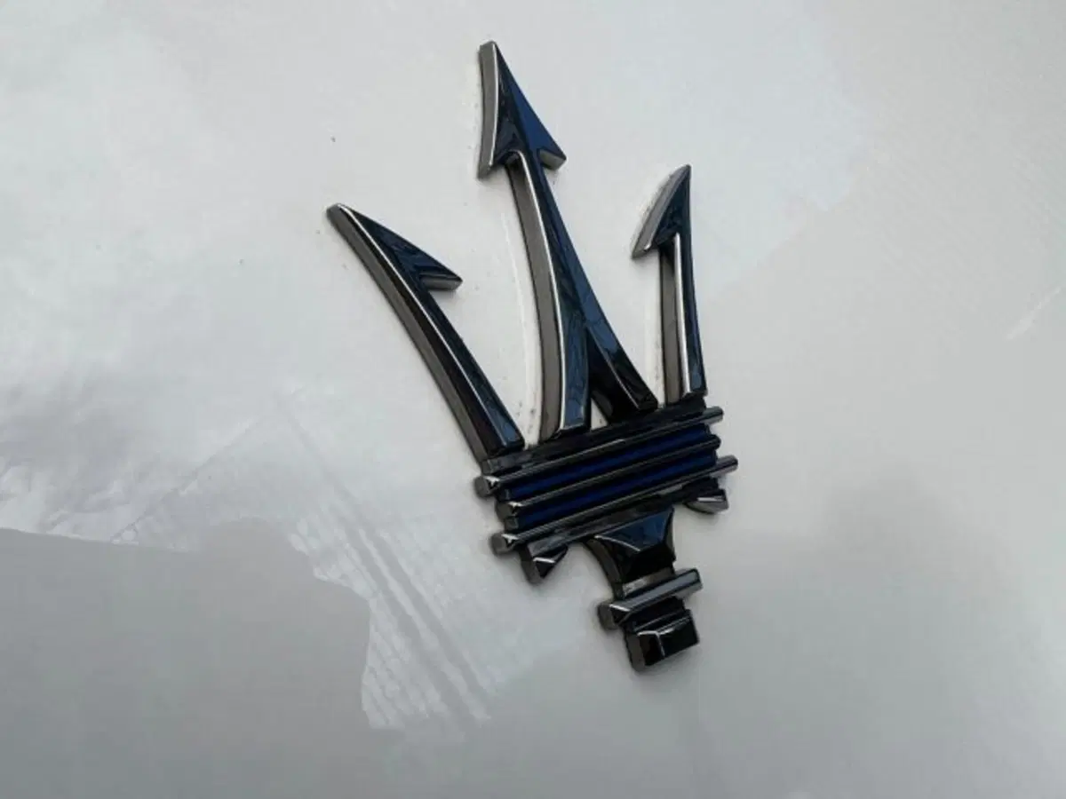Maserati Levante usata a Udine (17)