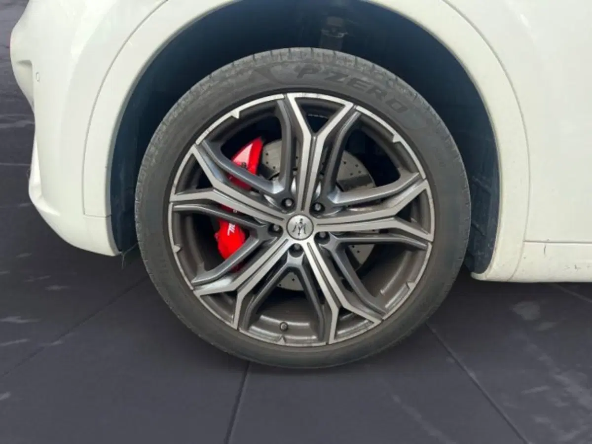 Maserati Levante usata a Udine (18)