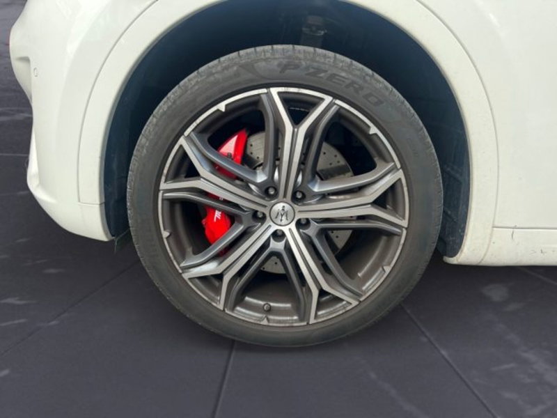 Maserati Levante usata a Udine (18)