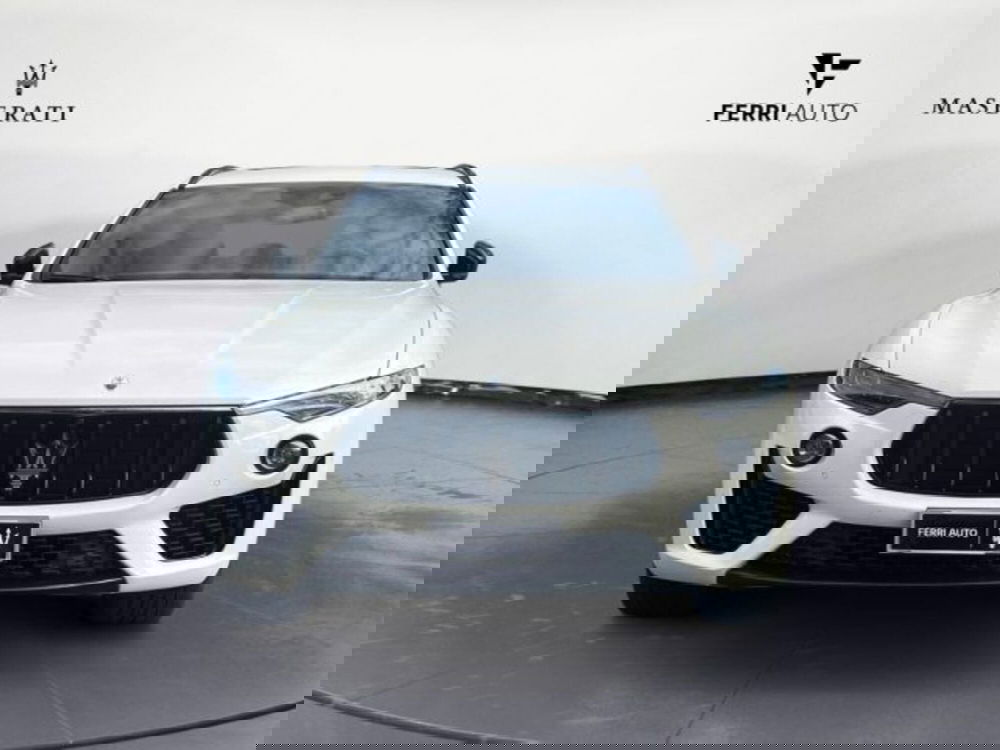 Maserati Levante usata a Udine (3)