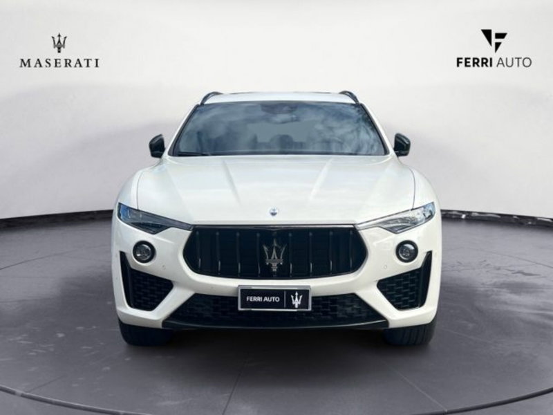 Maserati Levante usata a Udine (3)