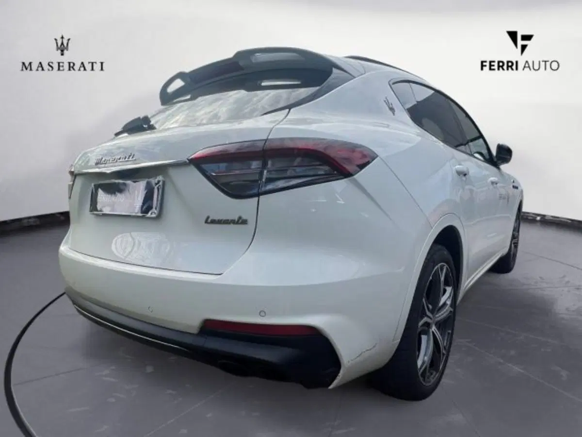 Maserati Levante usata a Udine (5)