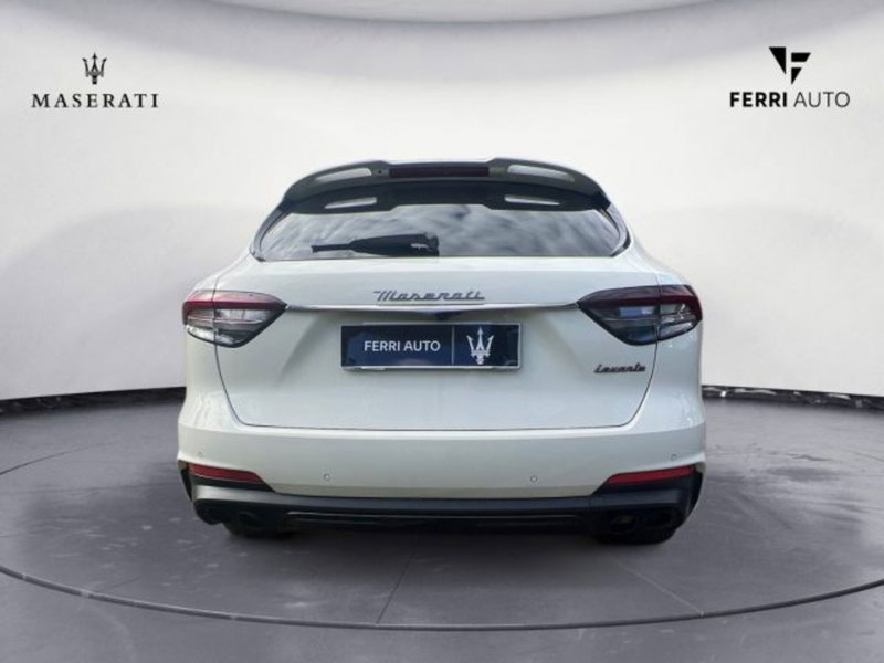 Maserati Levante usata a Udine (6)