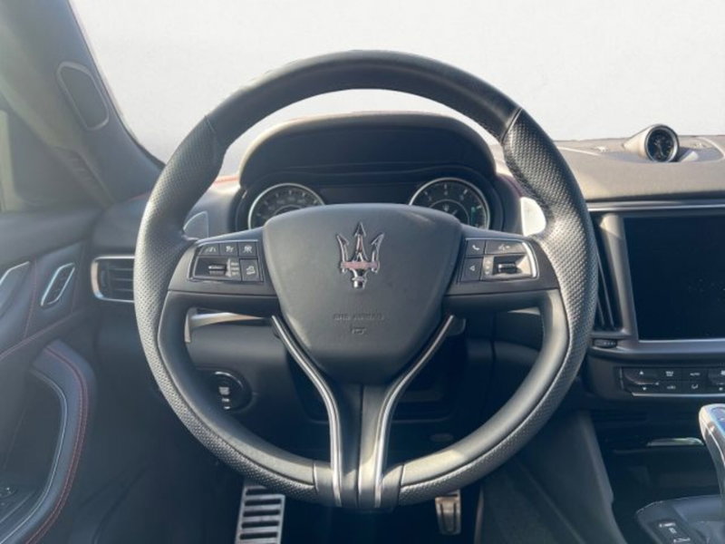 Maserati Levante usata a Udine (9)