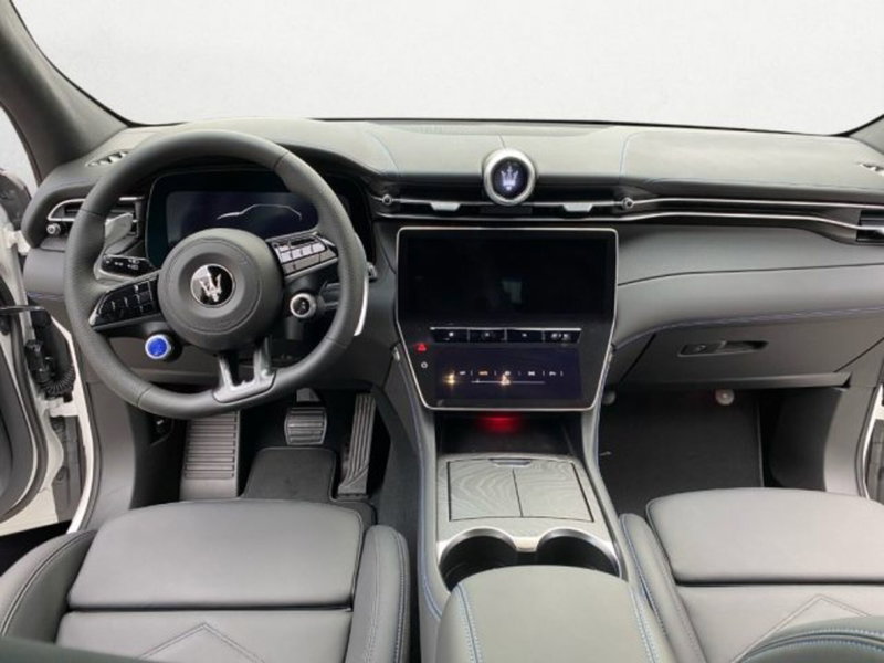 Maserati Grecale nuova a Udine (11)