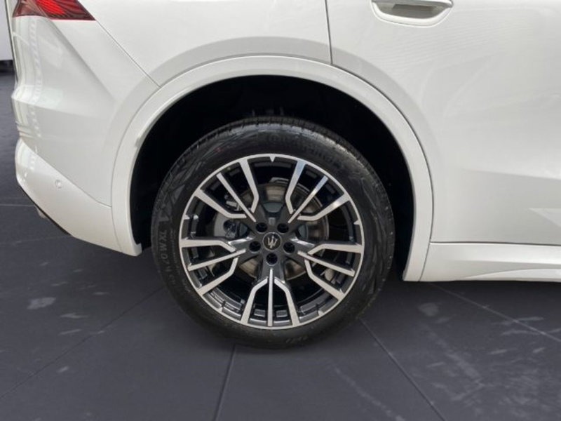 Maserati Grecale nuova a Udine (14)