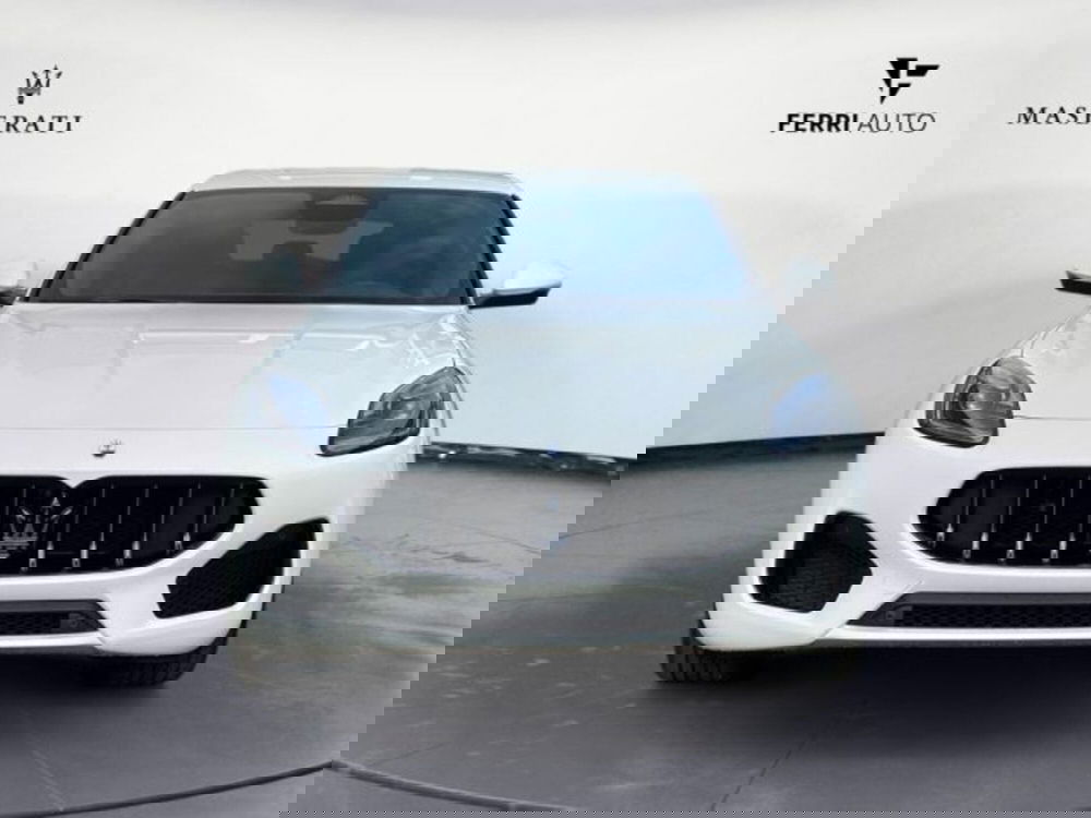 Maserati Grecale nuova a Udine (3)