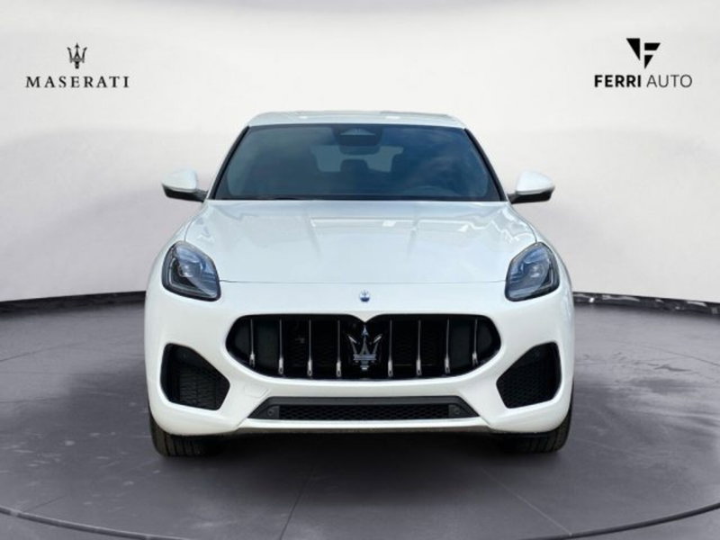 Maserati Grecale nuova a Udine (3)