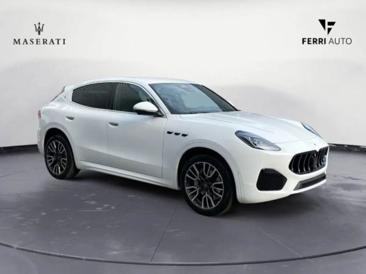 Maserati Grecale nuova a Udine (4)