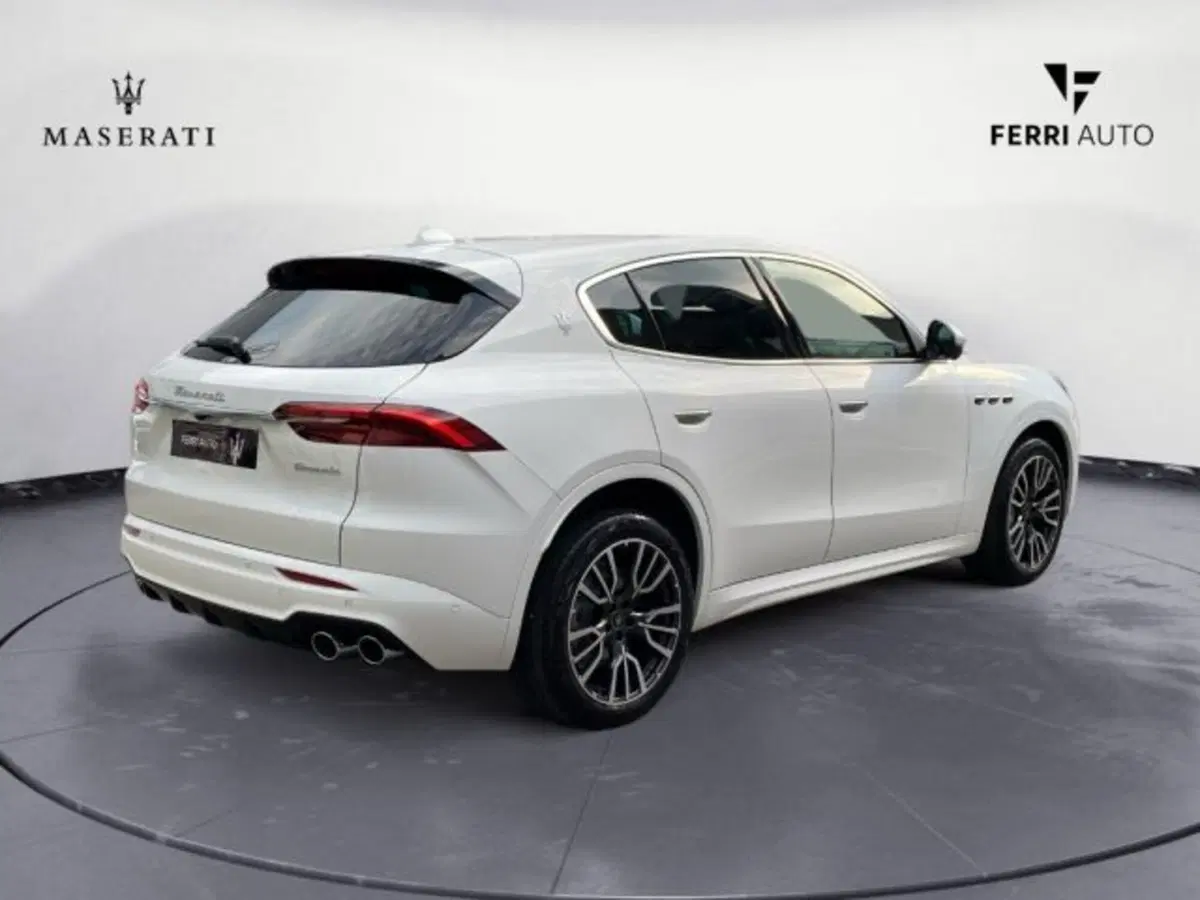 Maserati Grecale nuova a Udine (5)