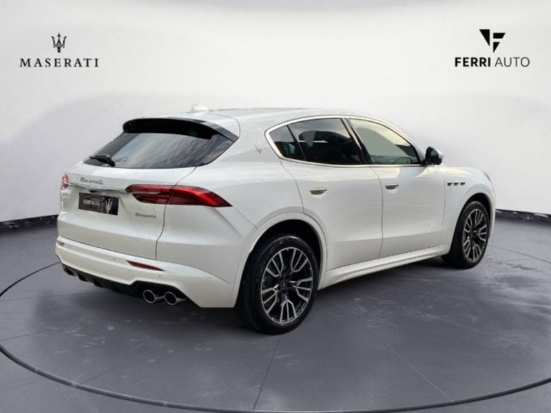 Maserati Grecale nuova a Udine (5)