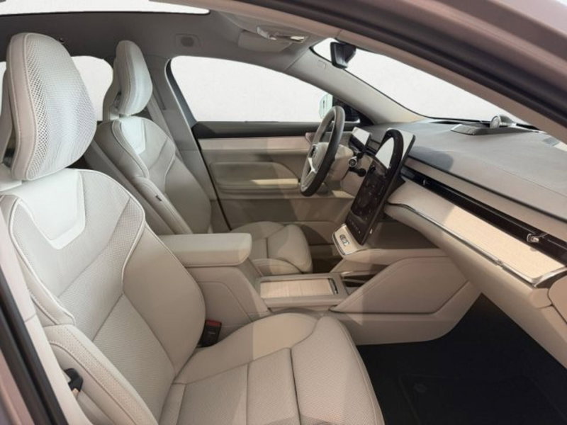Volvo ES90 nuova a Udine (10)