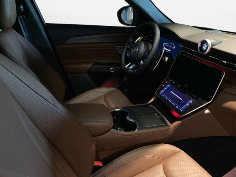 Maserati Grecale nuova a Udine (10)