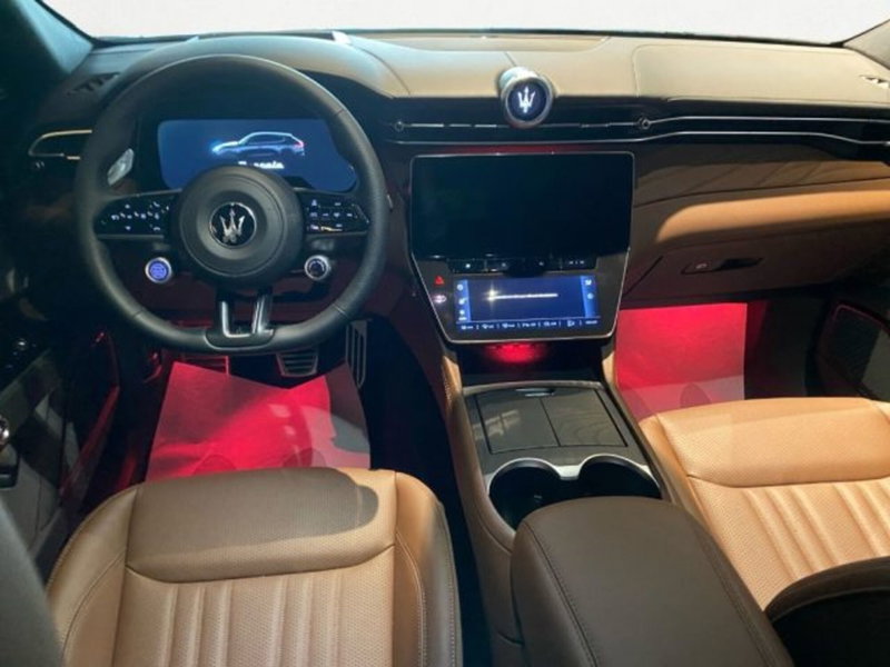 Maserati Grecale nuova a Udine (9)