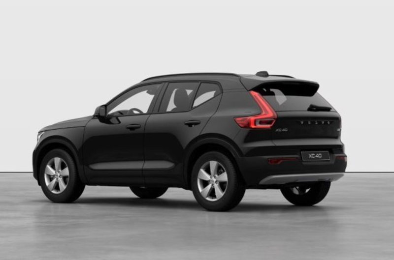 Volvo XC40 nuova a Udine (2)
