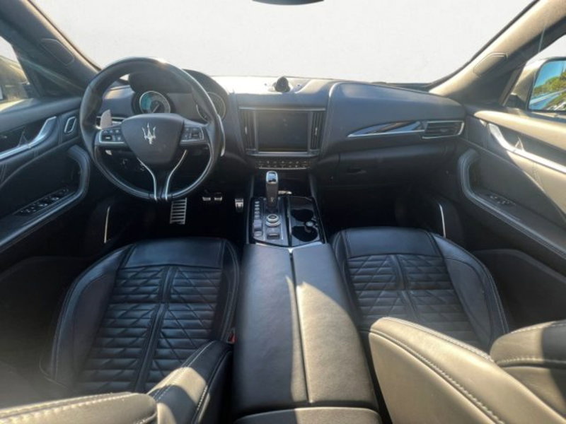 Maserati Levante usata a Udine (10)