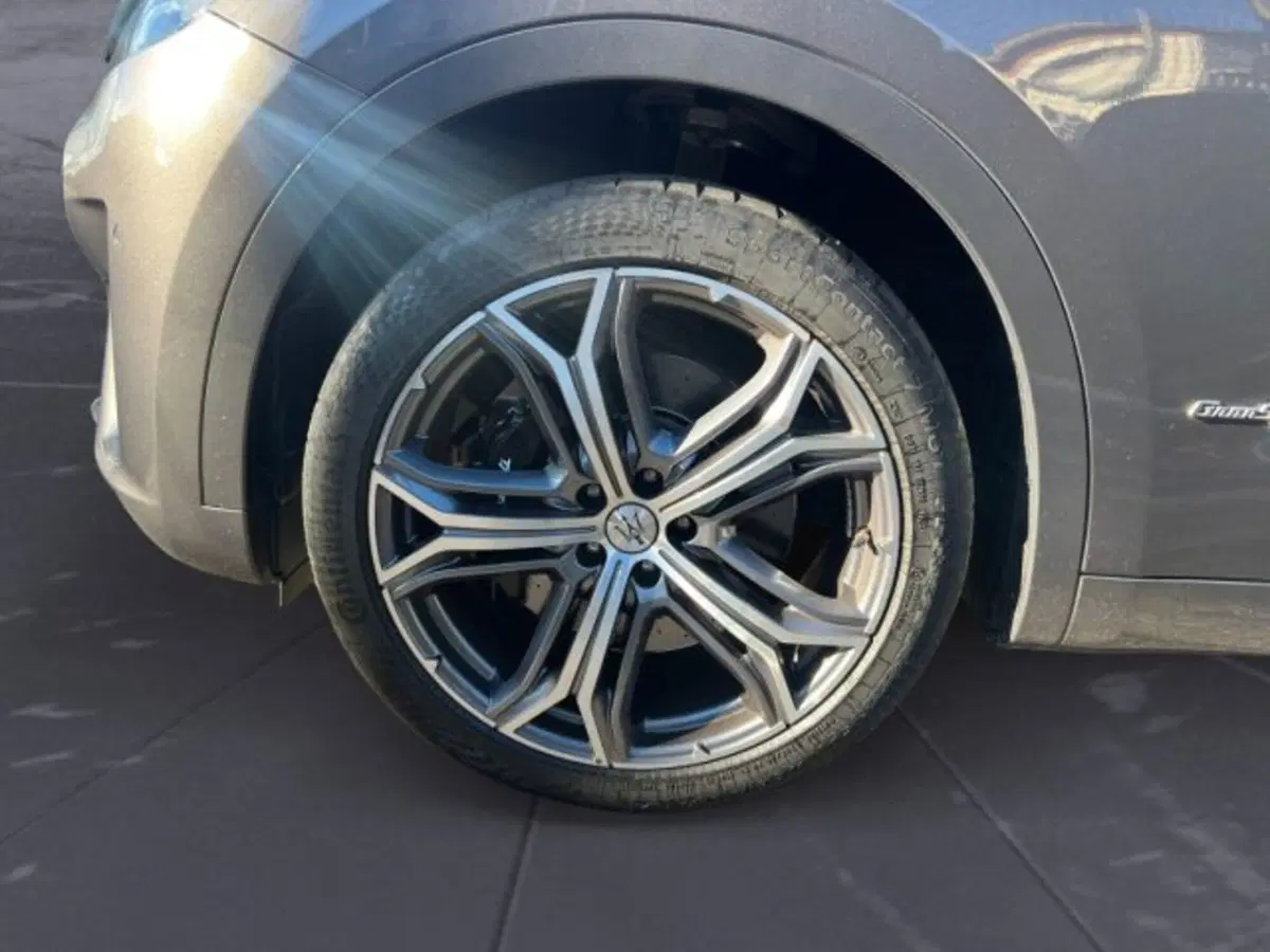 Maserati Levante usata a Udine (13)