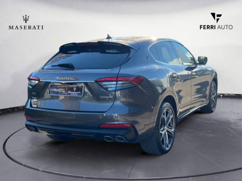 Maserati Levante usata a Udine (5)