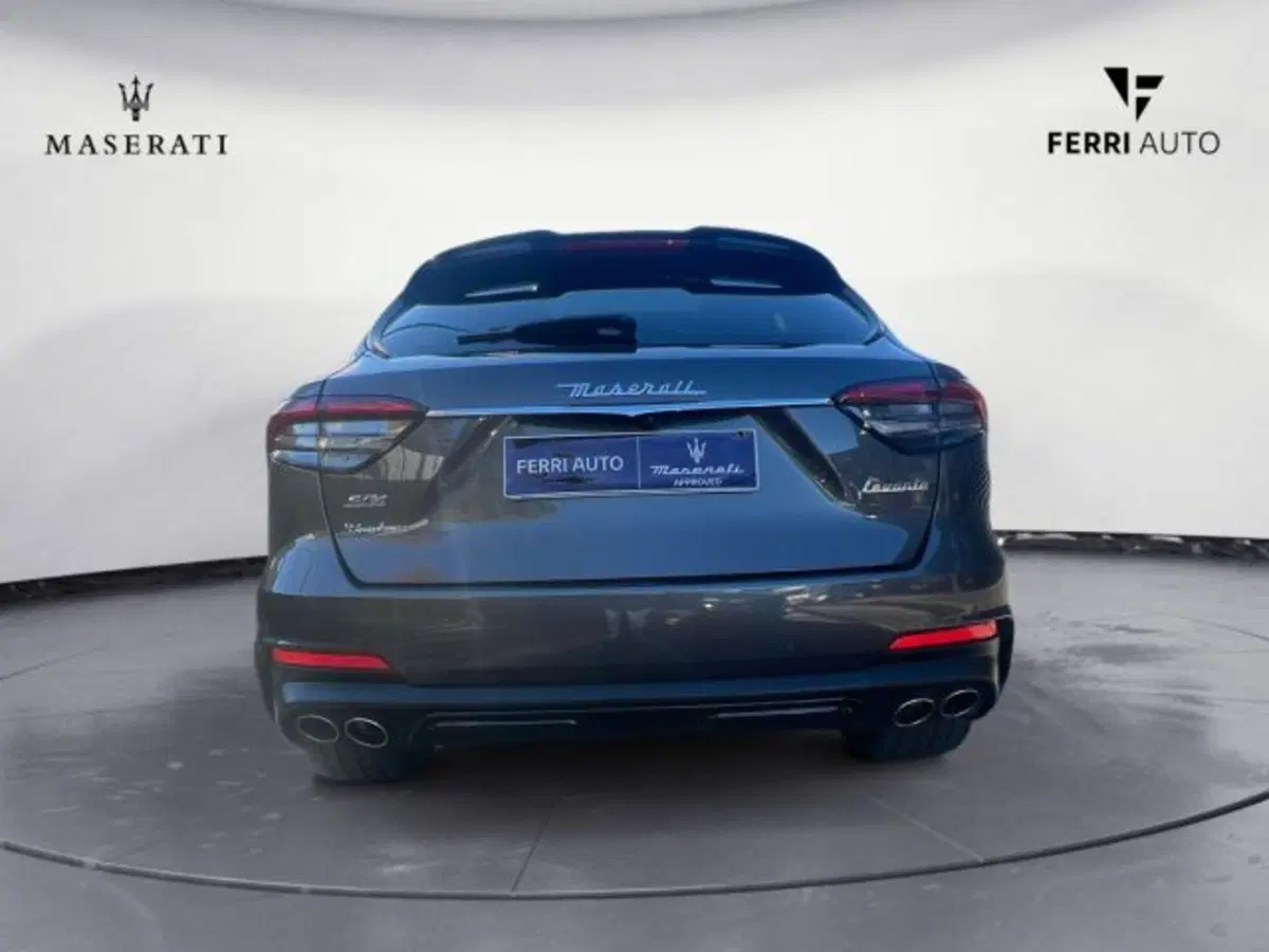 Maserati Levante usata a Udine (5)