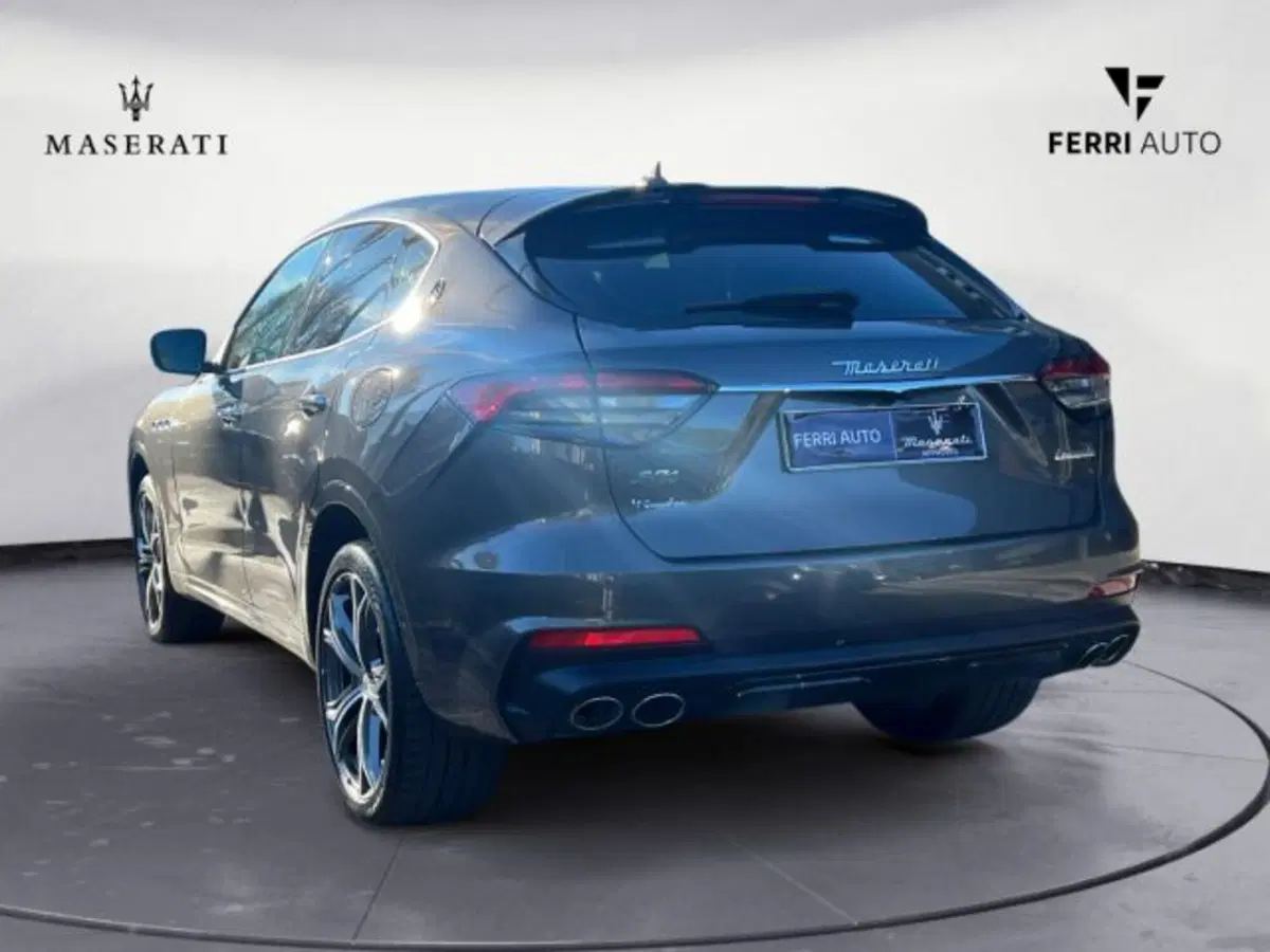 Maserati Levante usata a Udine (6)