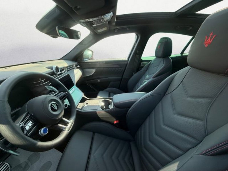 Maserati Grecale nuova a Udine (6)