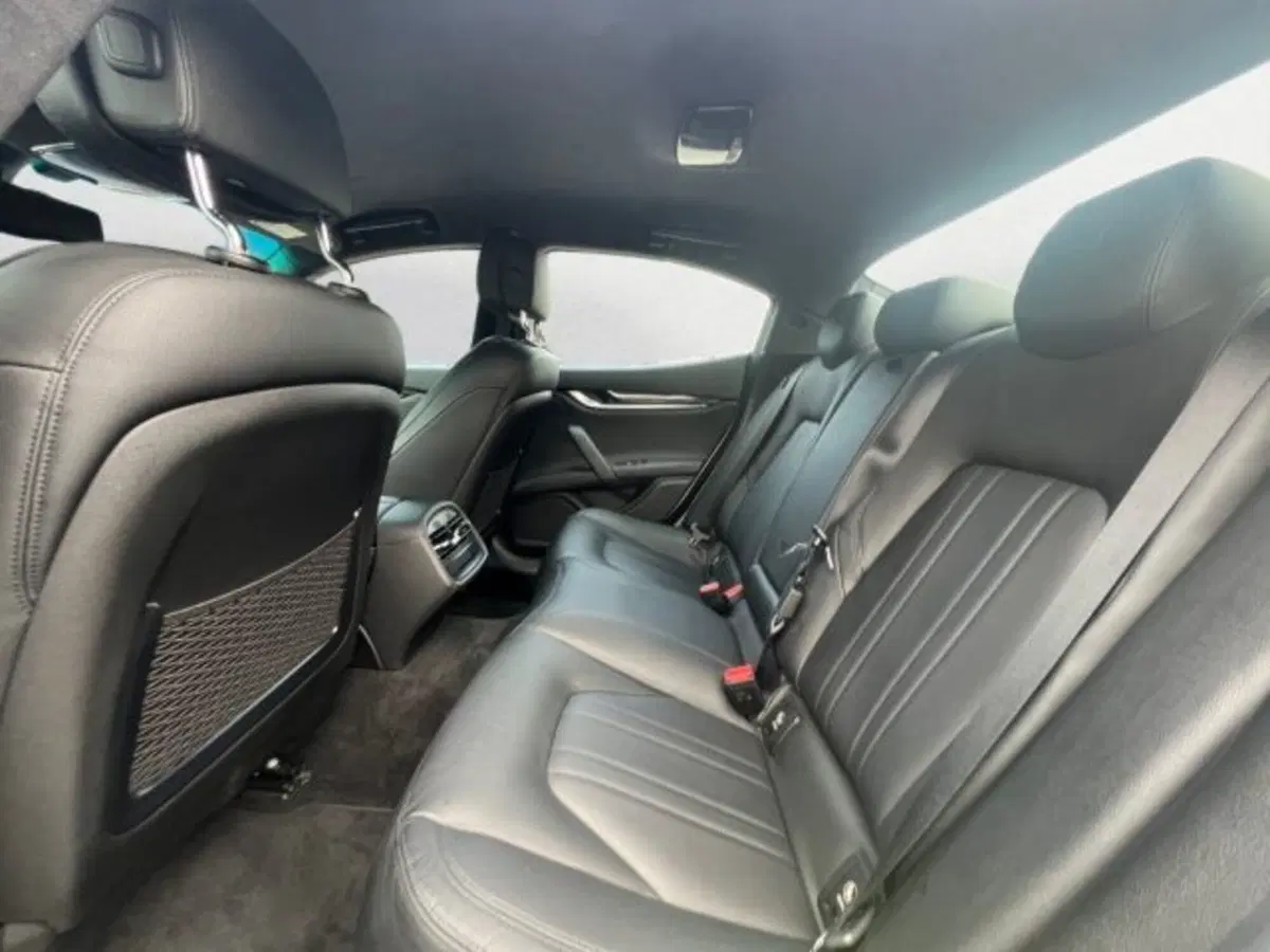 Maserati Ghibli usata a Udine (10)