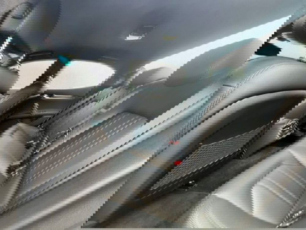 Maserati Ghibli usata a Udine (11)