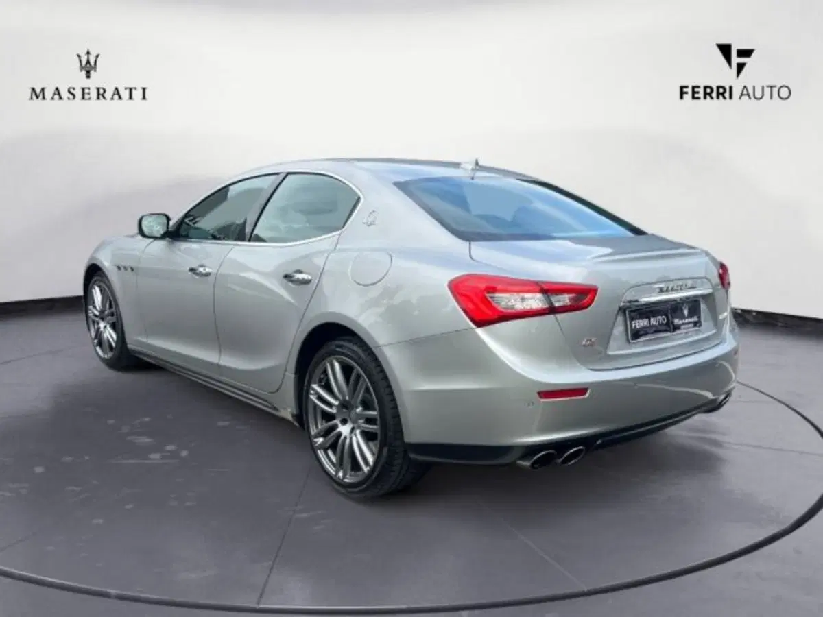 Maserati Ghibli usata a Udine (6)