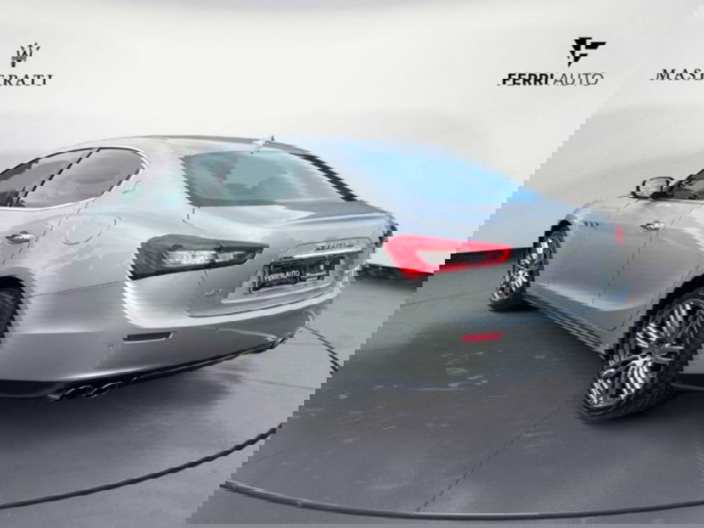 Maserati Ghibli usata a Udine (7)