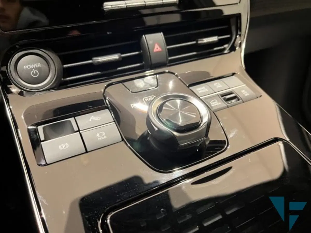 Subaru Solterra nuova a Udine (14)