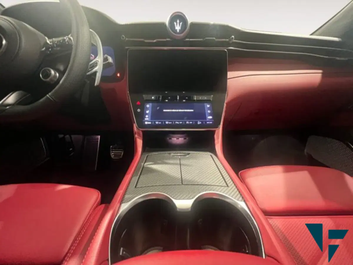Maserati Grecale usata a Udine (11)