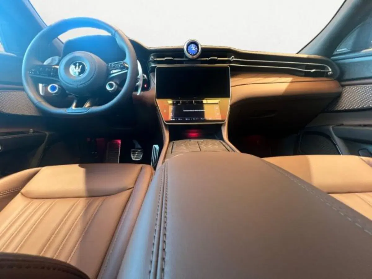 Maserati Grecale nuova a Udine (10)