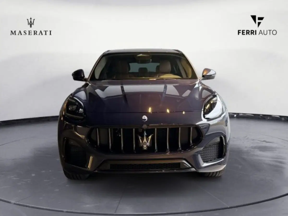 Maserati Grecale nuova a Udine (3)