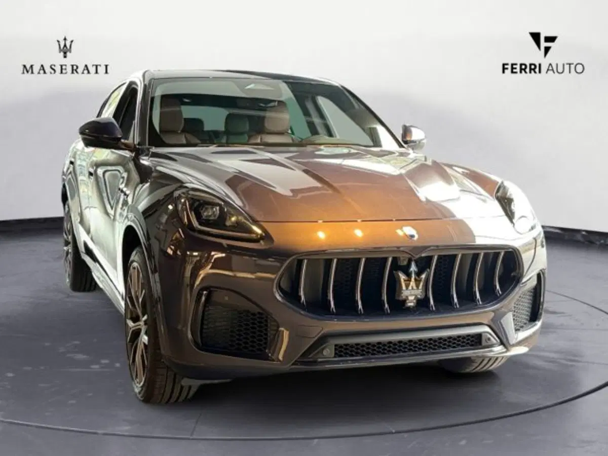 Maserati Grecale nuova a Udine (4)