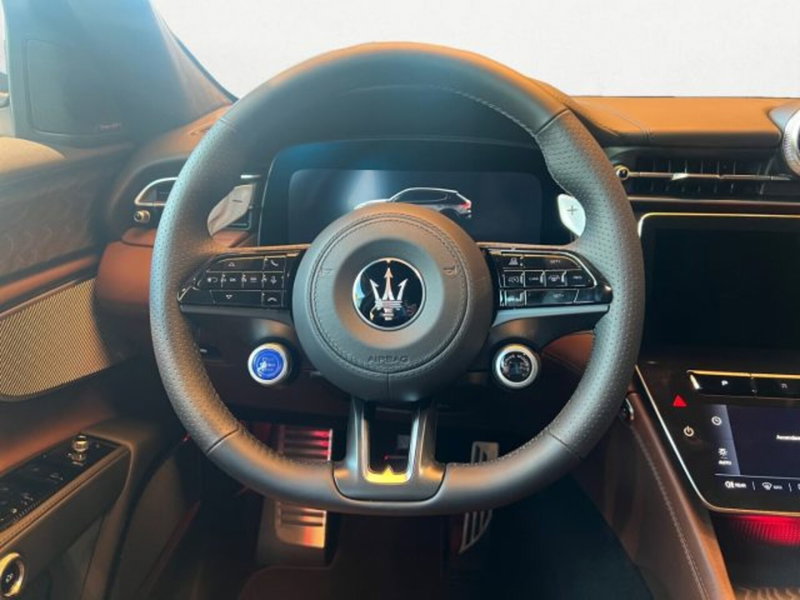 Maserati Grecale nuova a Udine (12)