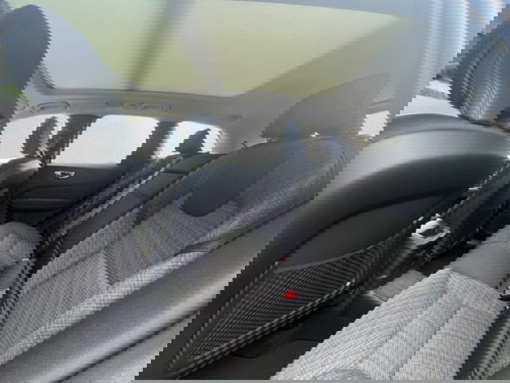 Volvo XC60 nuova a Udine (8)